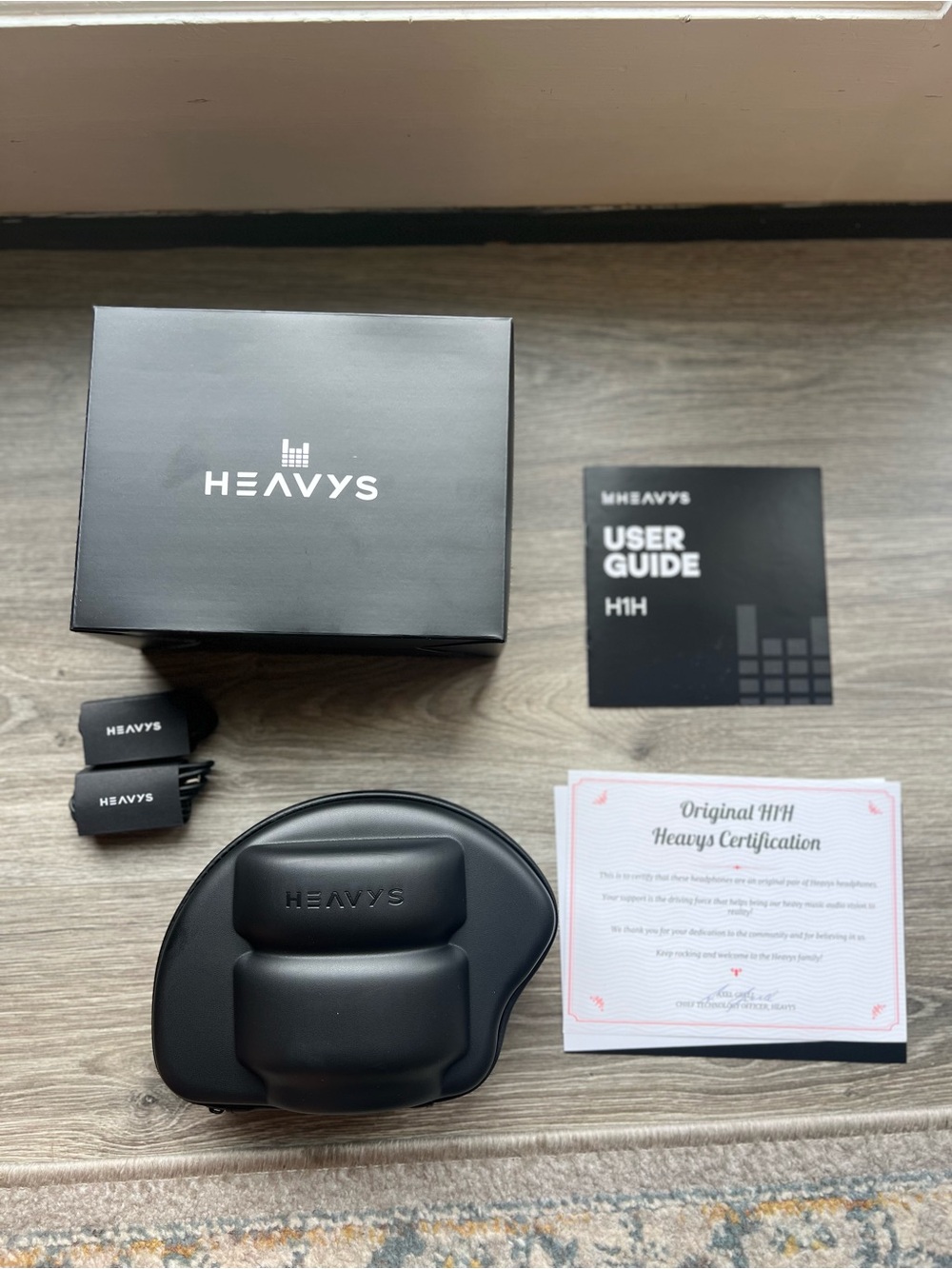 Heavys H1H Wireless Bluetooth Headphones Brand New Complete w/ Case